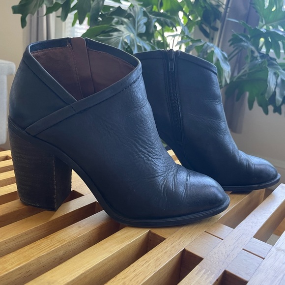 Lucky Brand Salza Bootie - Picture 1 of 5